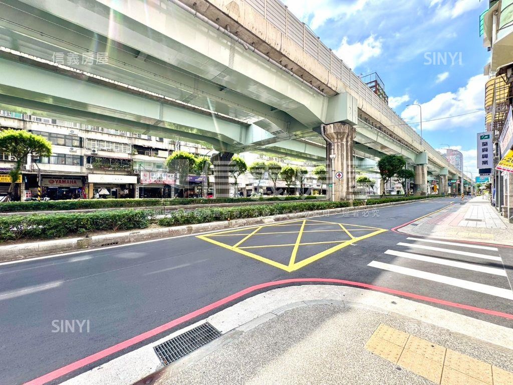 景安捷運輕奢正１房房屋室內格局與周邊環境