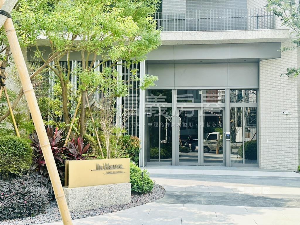 近中山醫全新未住兩房平車房屋室內格局與周邊環境