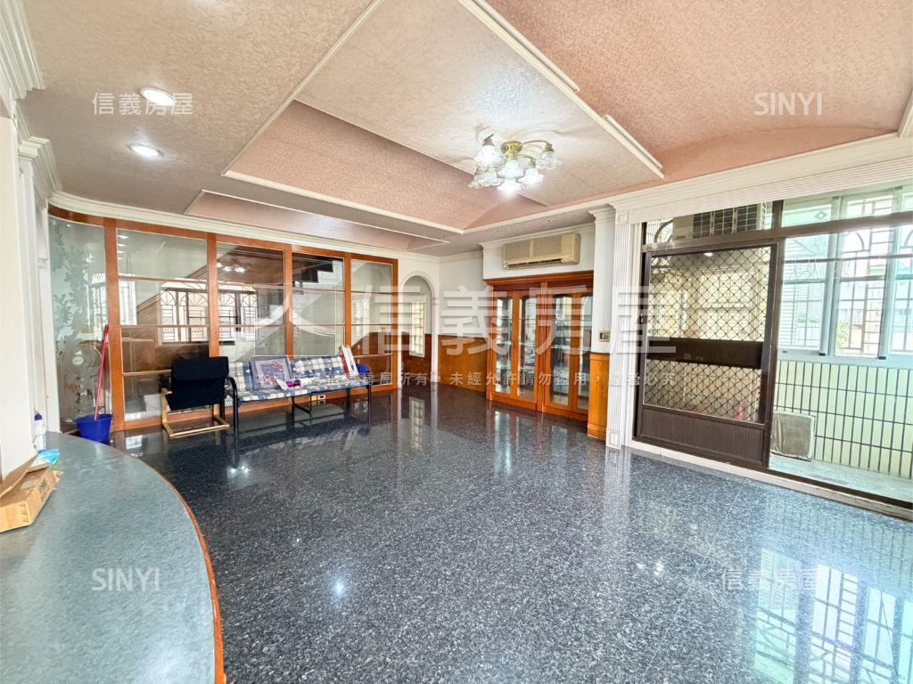 空軍官校協德街上三角窗房屋室內格局與周邊環境