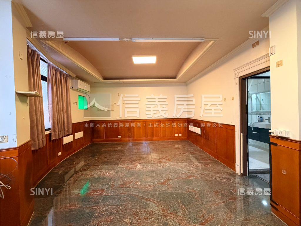 空軍官校協德街上三角窗房屋室內格局與周邊環境