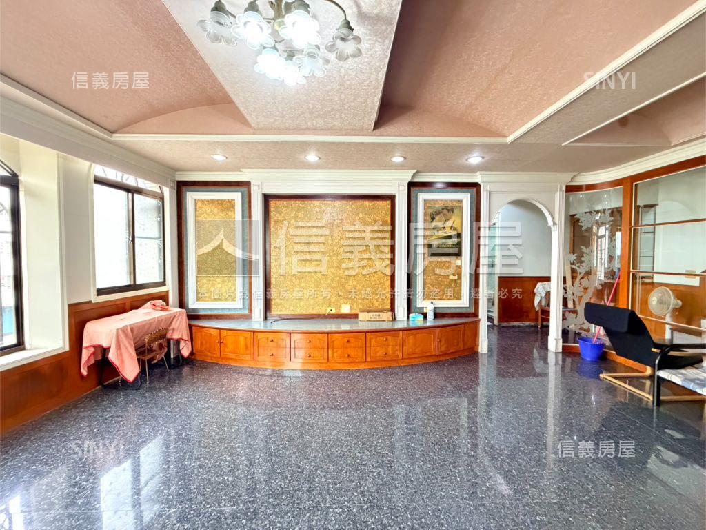 空軍官校協德街上三角窗房屋室內格局與周邊環境