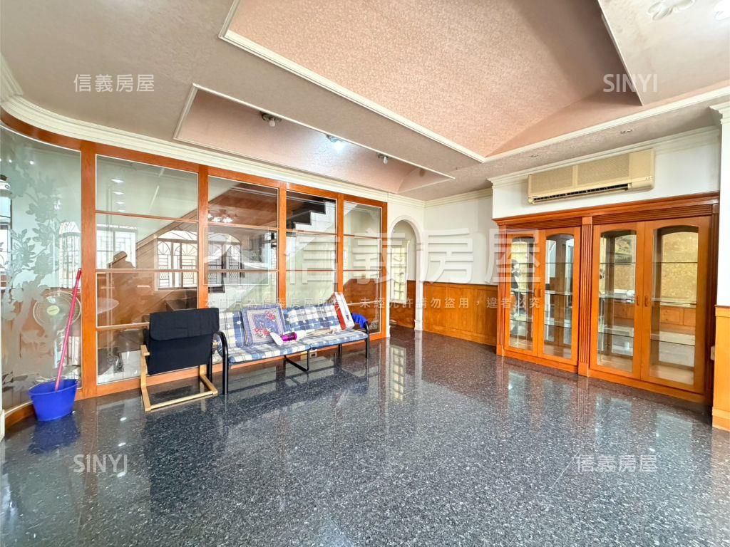 空軍官校協德街上三角窗房屋室內格局與周邊環境