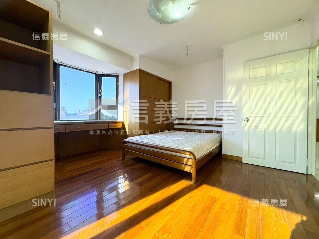 近南紡採光三房平車房屋室內格局與周邊環境