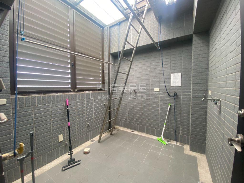 成功商圈樂沐震後別墅房屋室內格局與周邊環境