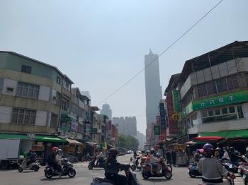 自強三路面寬角店