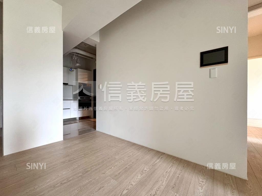 全新大坪數雙車位寶輝房屋室內格局與周邊環境