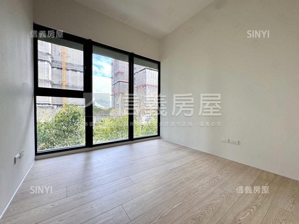 全新大坪數雙車位寶輝房屋室內格局與周邊環境