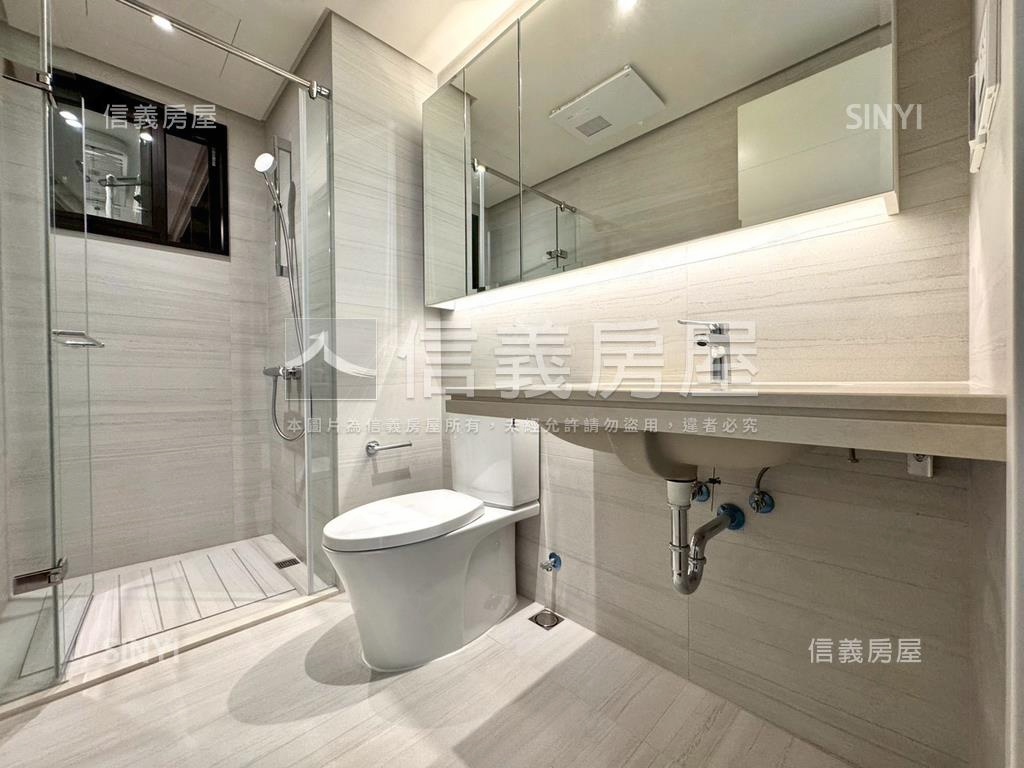 全新大坪數雙車位寶輝房屋室內格局與周邊環境