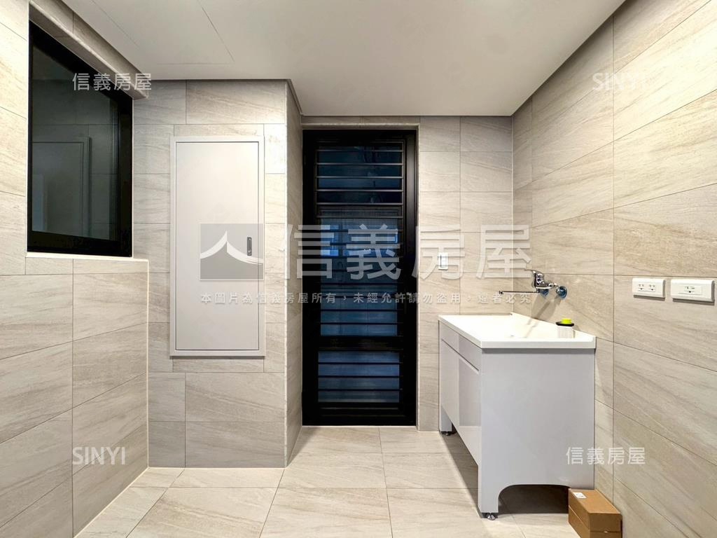 全新大坪數雙車位寶輝房屋室內格局與周邊環境