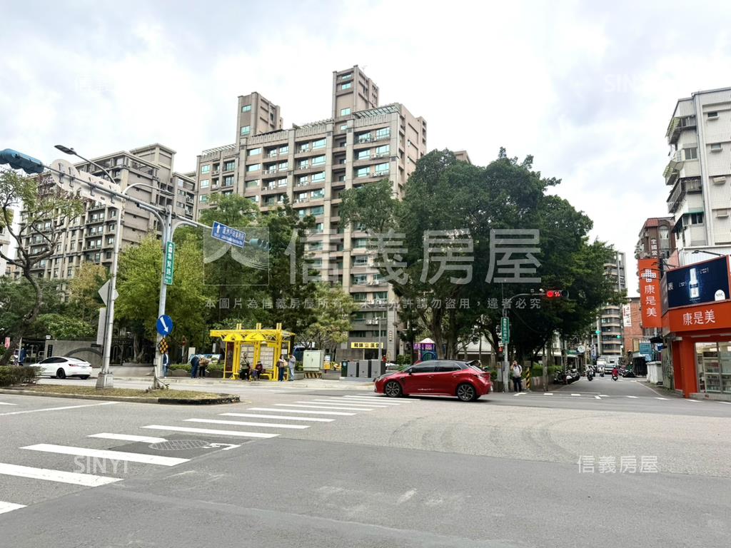 集賢路上的電梯三樓房屋室內格局與周邊環境