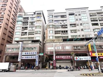 集賢路上的電梯三樓