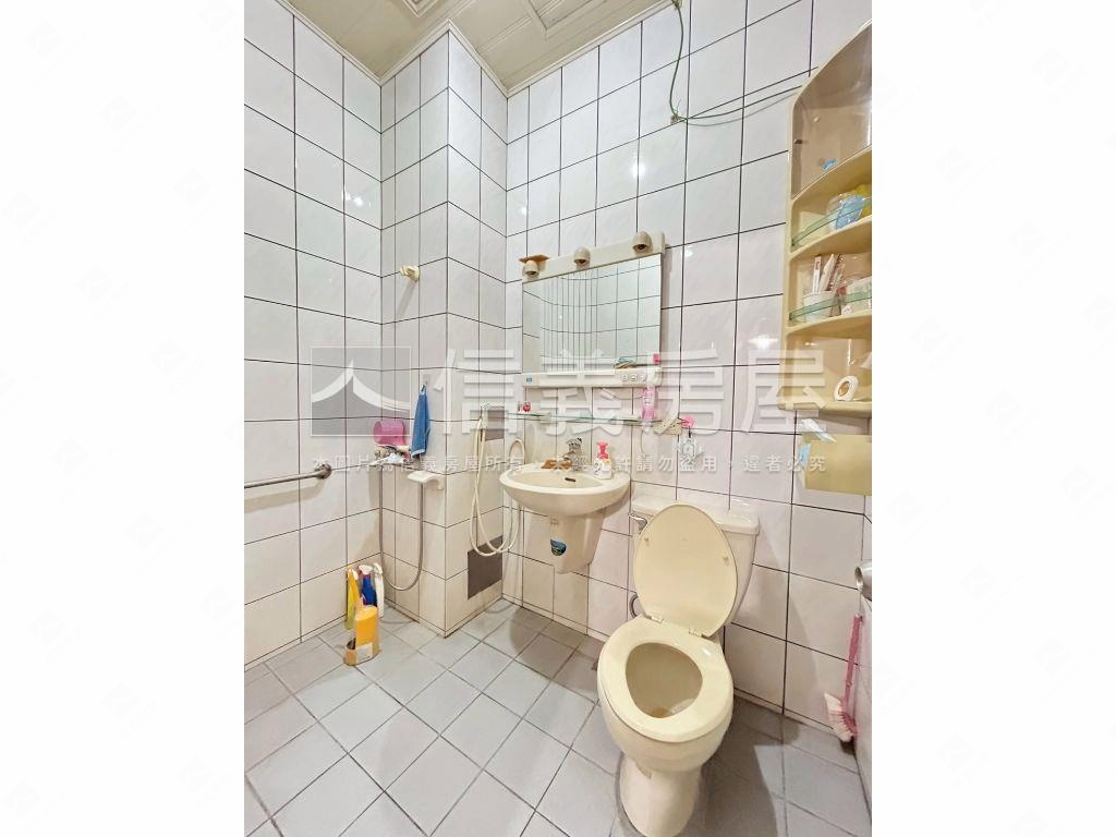 近林森健行大地坪透天房屋室內格局與周邊環境