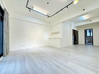 馬運亨通！臨路電梯豪墅