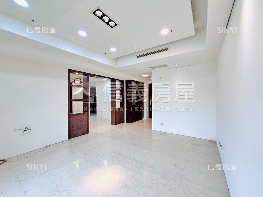 大都市御品三房車位房屋室內格局與周邊環境