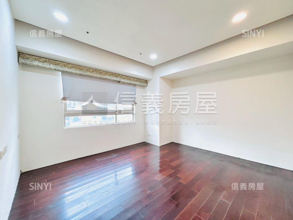 大都市御品三房車位房屋室內格局與周邊環境