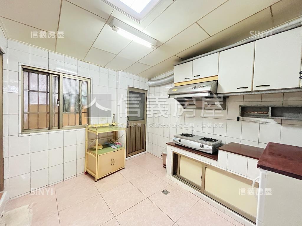 捷運旁屋況佳透天房屋室內格局與周邊環境