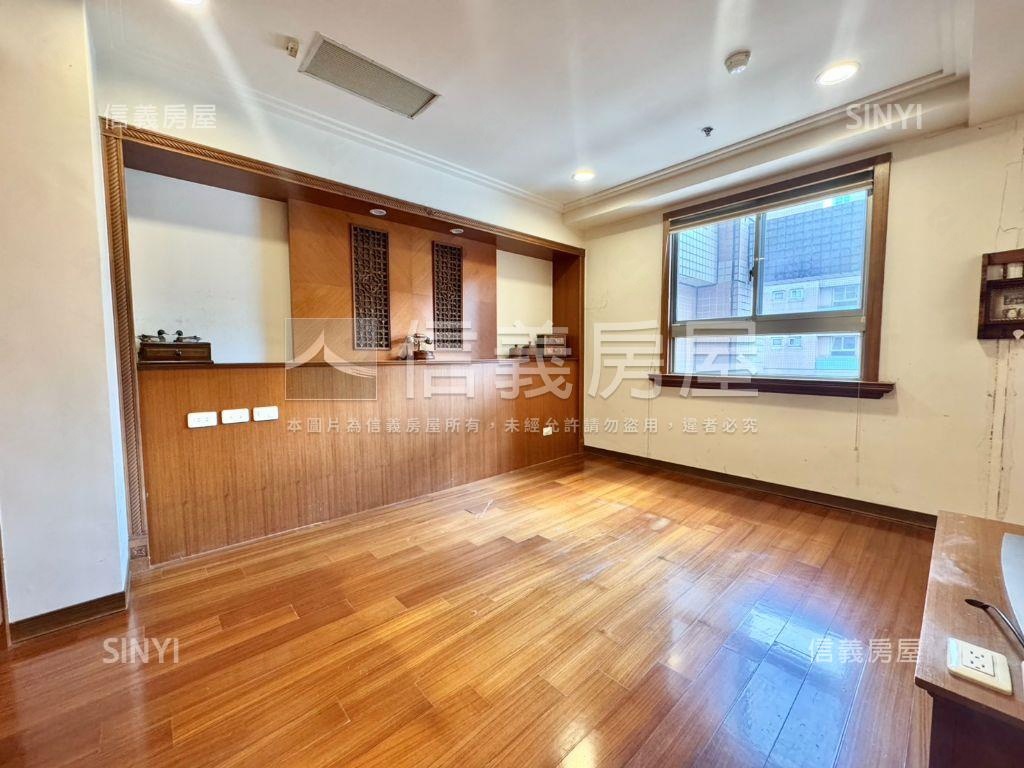 天闊．臨河４房高樓景觀宅房屋室內格局與周邊環境