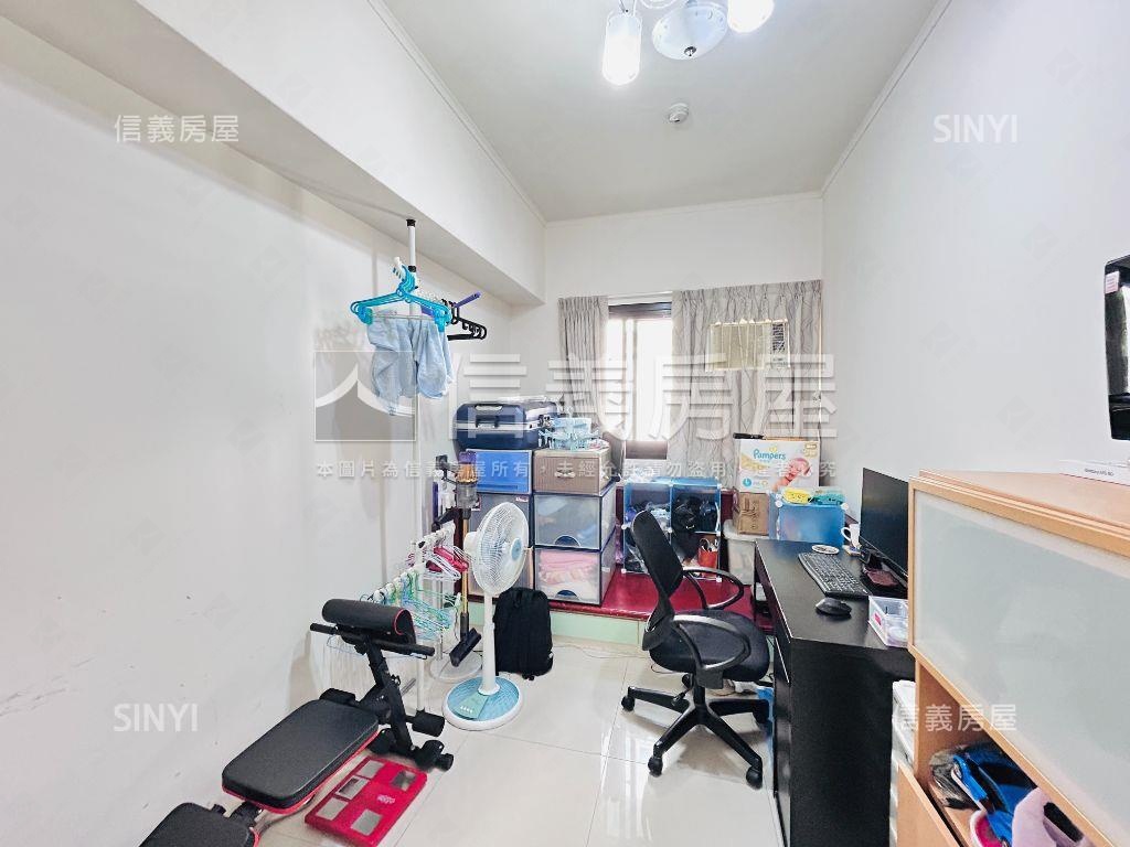 國泰國家都會三房車位房屋室內格局與周邊環境