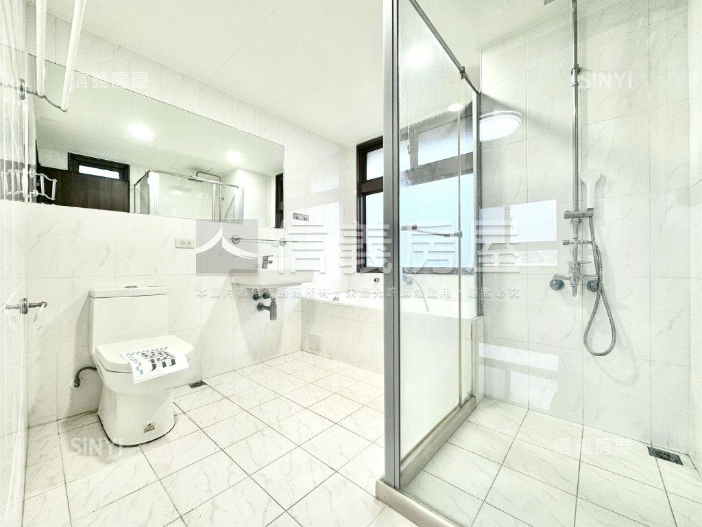 後勁溪首排景觀雙平車房屋室內格局與周邊環境