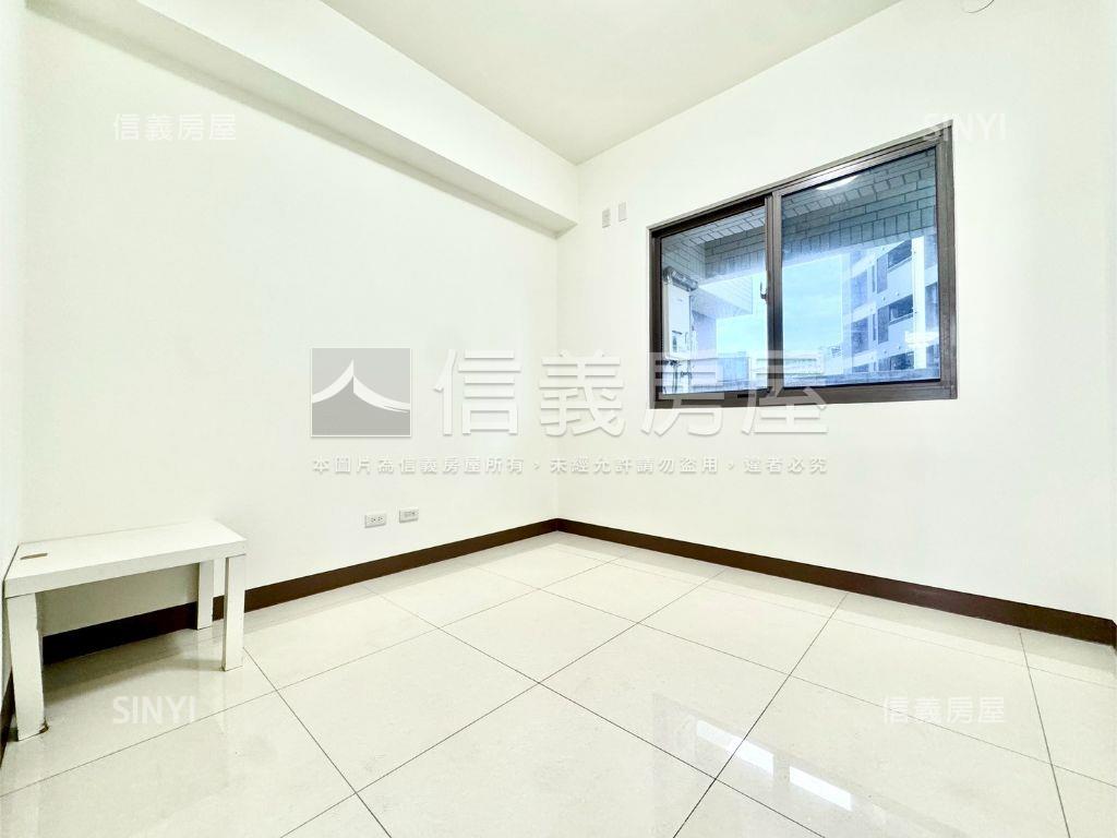 後勁溪首排景觀雙平車房屋室內格局與周邊環境