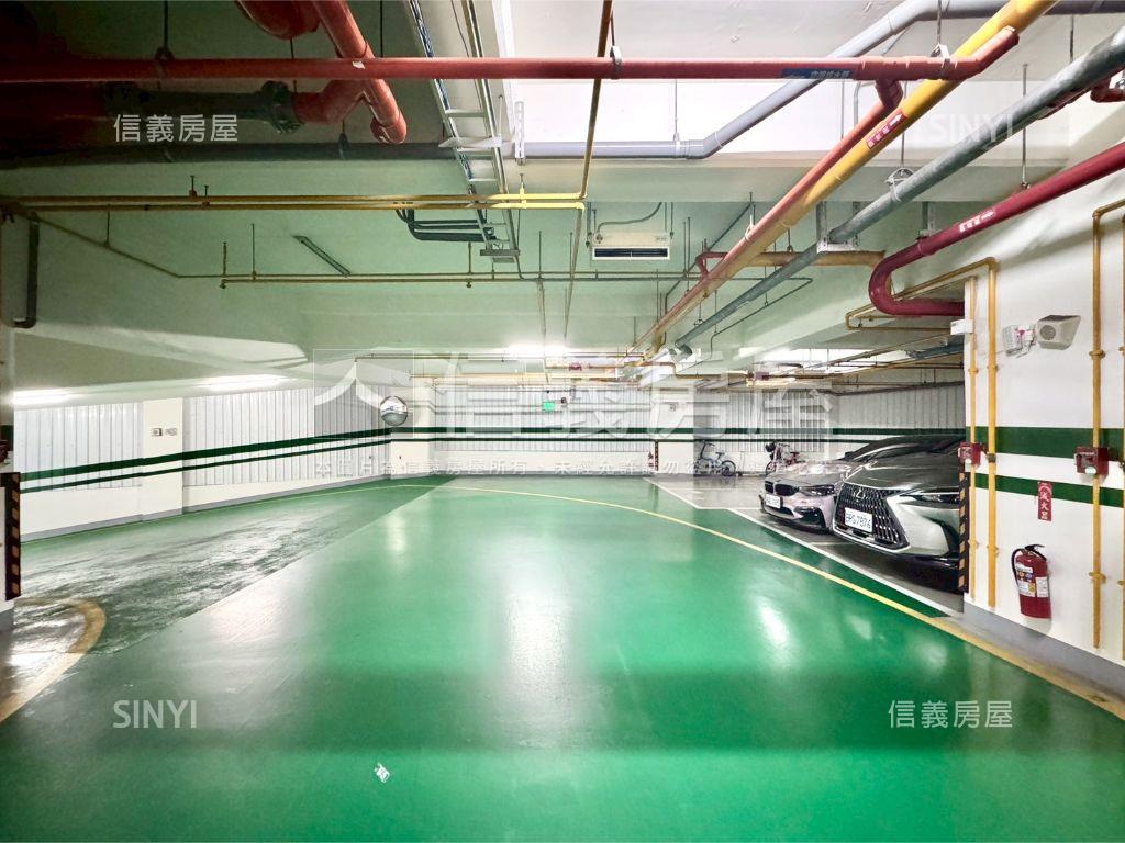 後勁溪首排景觀雙平車房屋室內格局與周邊環境