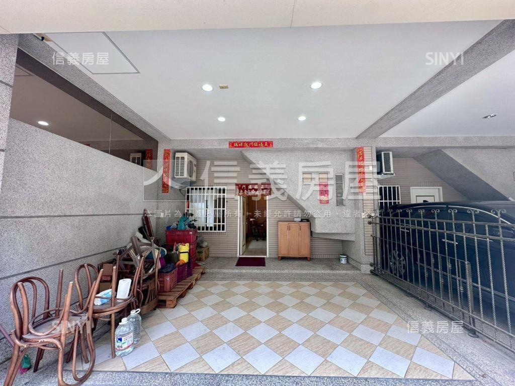 ★南屯臨路邊間車庫透天房屋室內格局與周邊環境