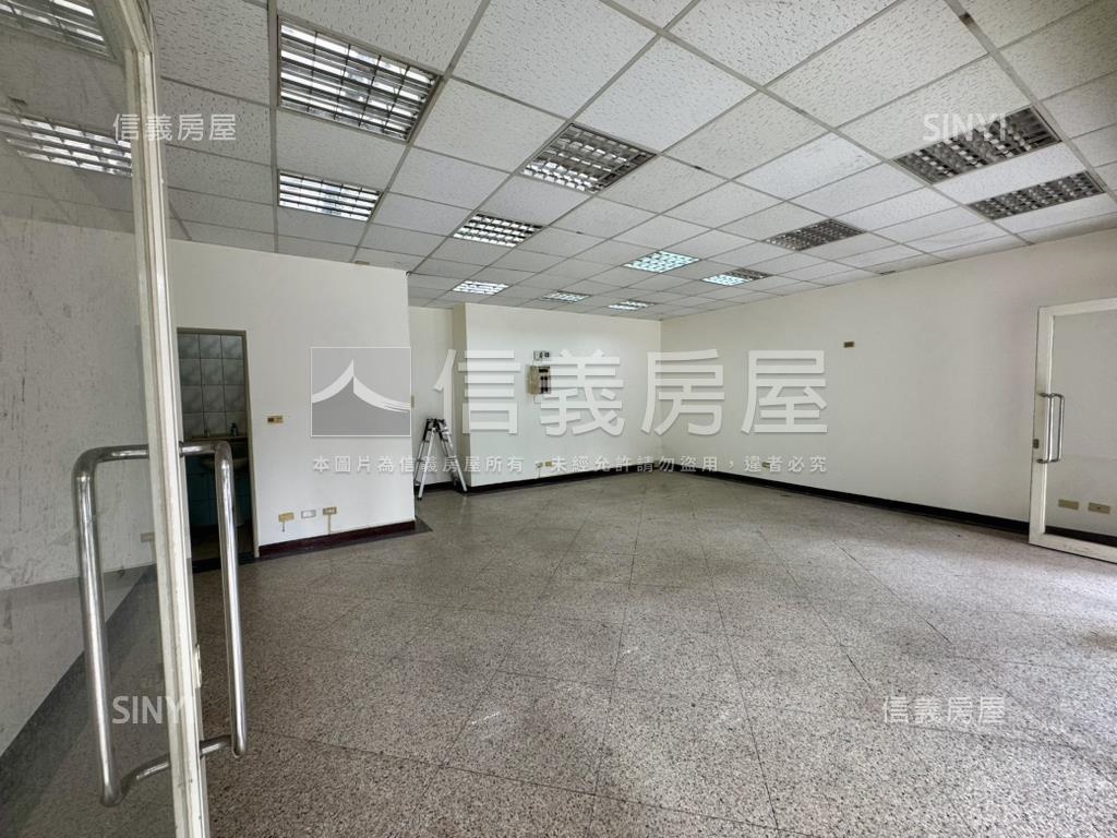 春日路低總價店面房屋室內格局與周邊環境