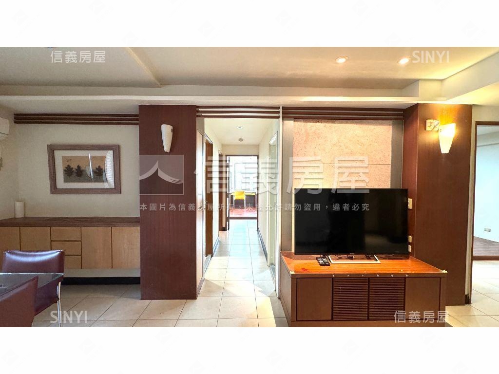 近大遠百三房車位房屋室內格局與周邊環境