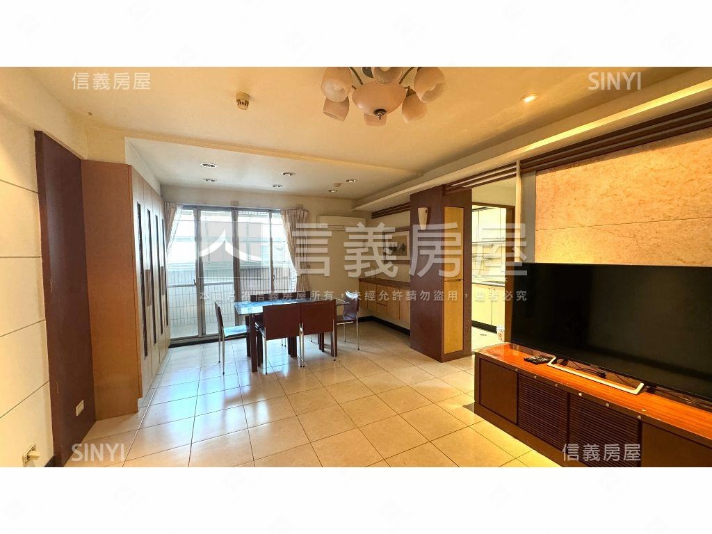 近大遠百三房車位房屋室內格局與周邊環境