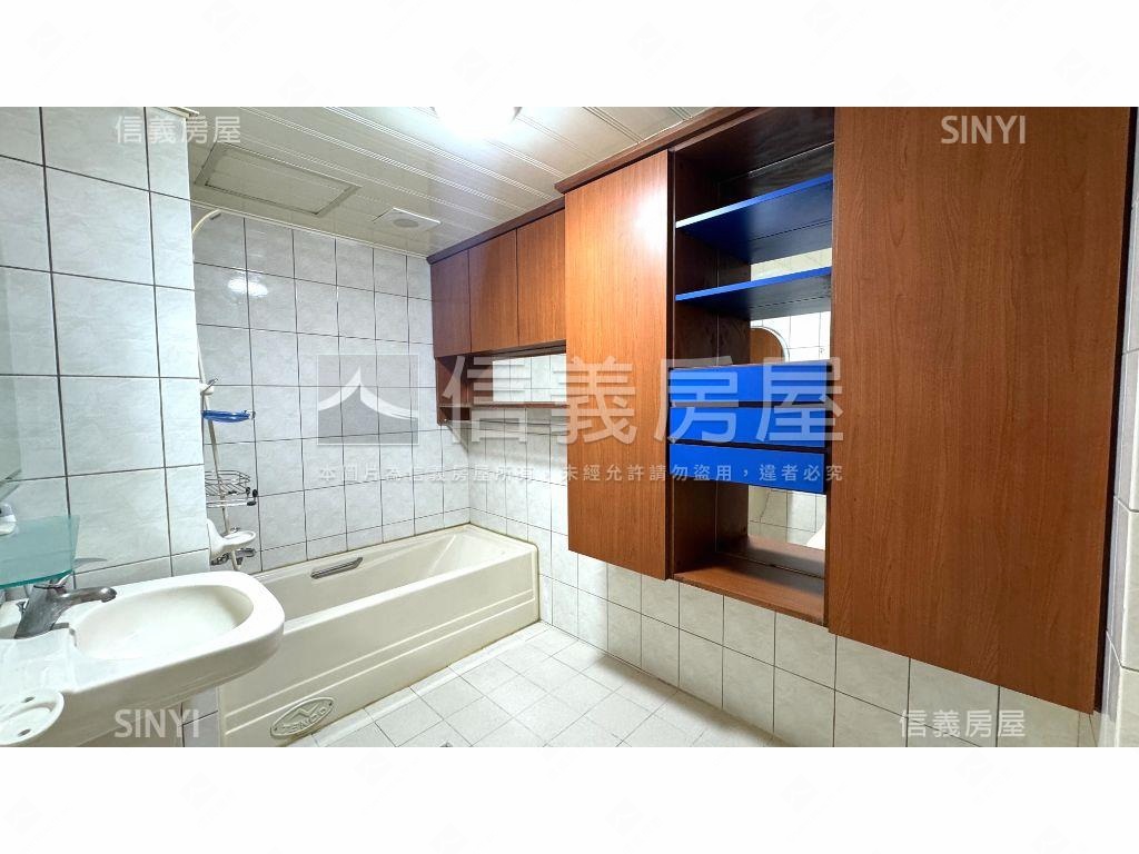 近大遠百三房車位房屋室內格局與周邊環境