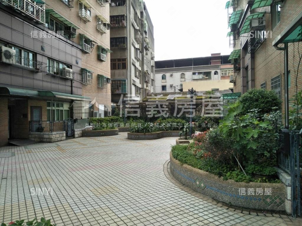 稀有釋出！易立購四房車位房屋室內格局與周邊環境