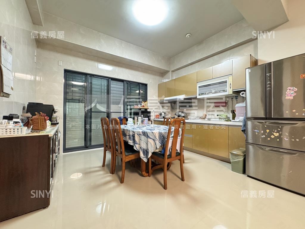 稀有面寬約７米採光雙車墅房屋室內格局與周邊環境