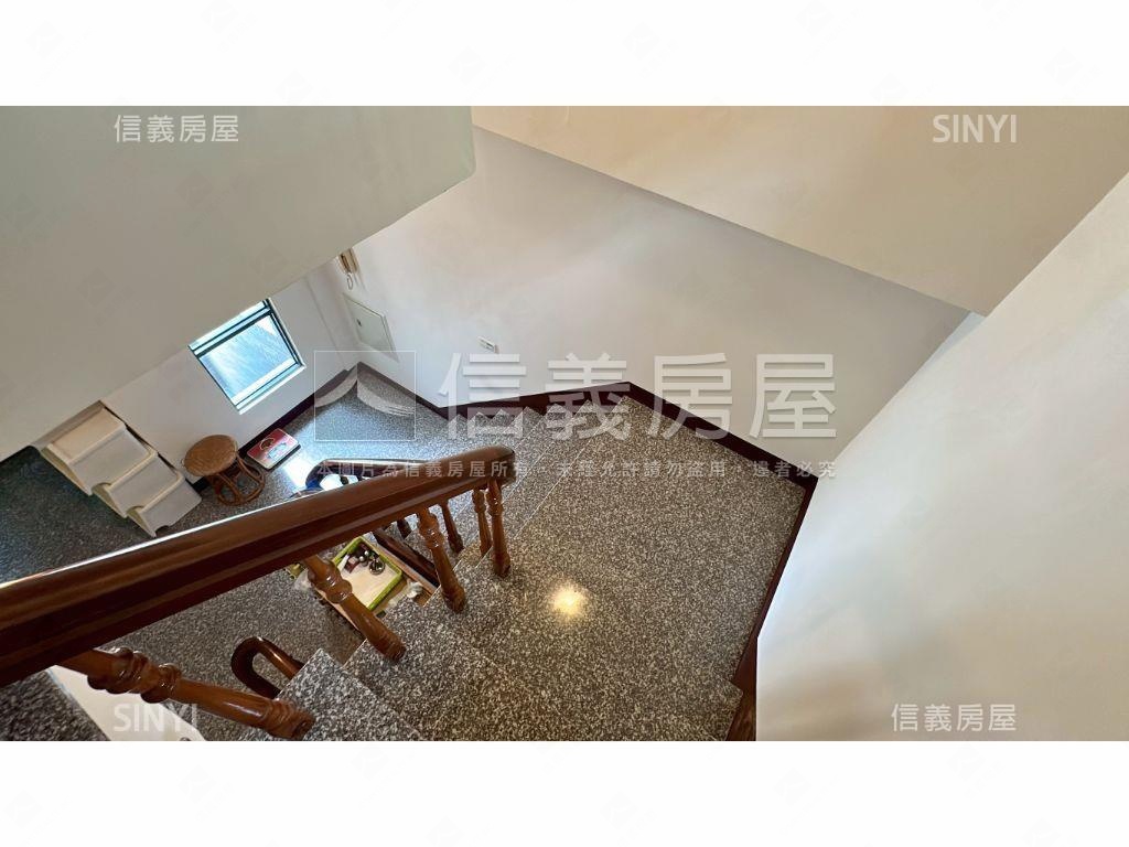 稀有面寬約７米採光雙車墅房屋室內格局與周邊環境