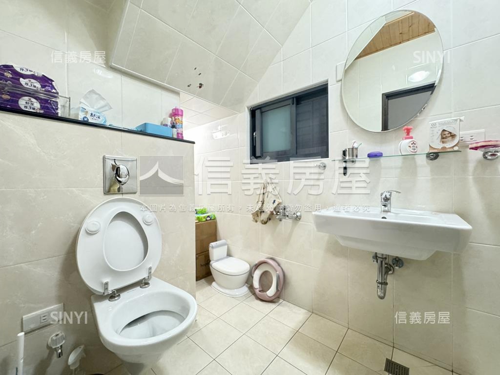 稀有面寬約７米採光雙車墅房屋室內格局與周邊環境