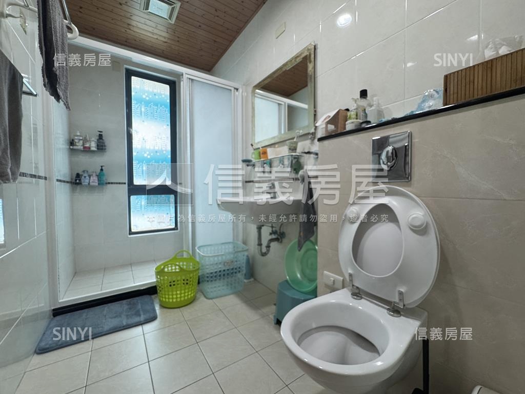 稀有面寬約７米採光雙車墅房屋室內格局與周邊環境