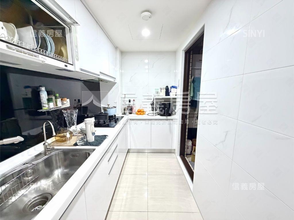 近Ａ１０捷運吉澧兩房車位房屋室內格局與周邊環境