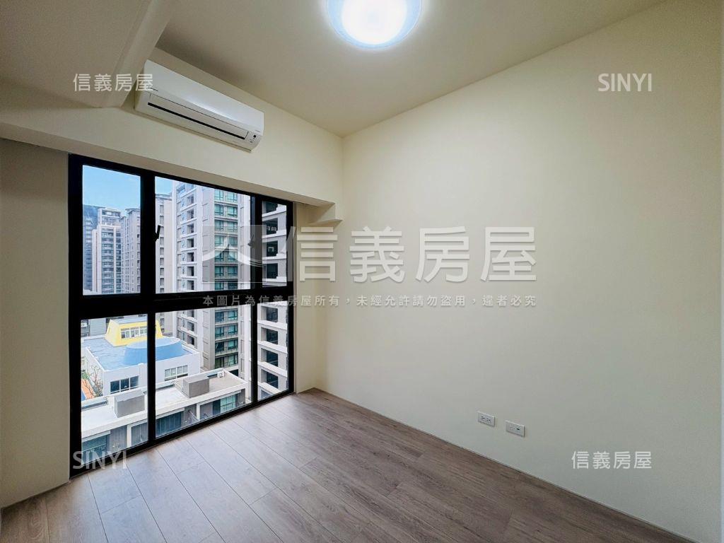 前後陽台無印風三房車位房屋室內格局與周邊環境