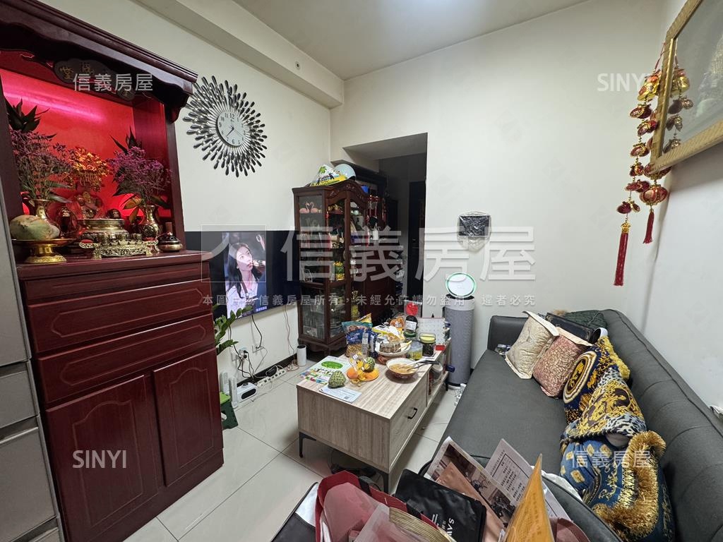 新潤翡麗兩房平面車位房屋室內格局與周邊環境