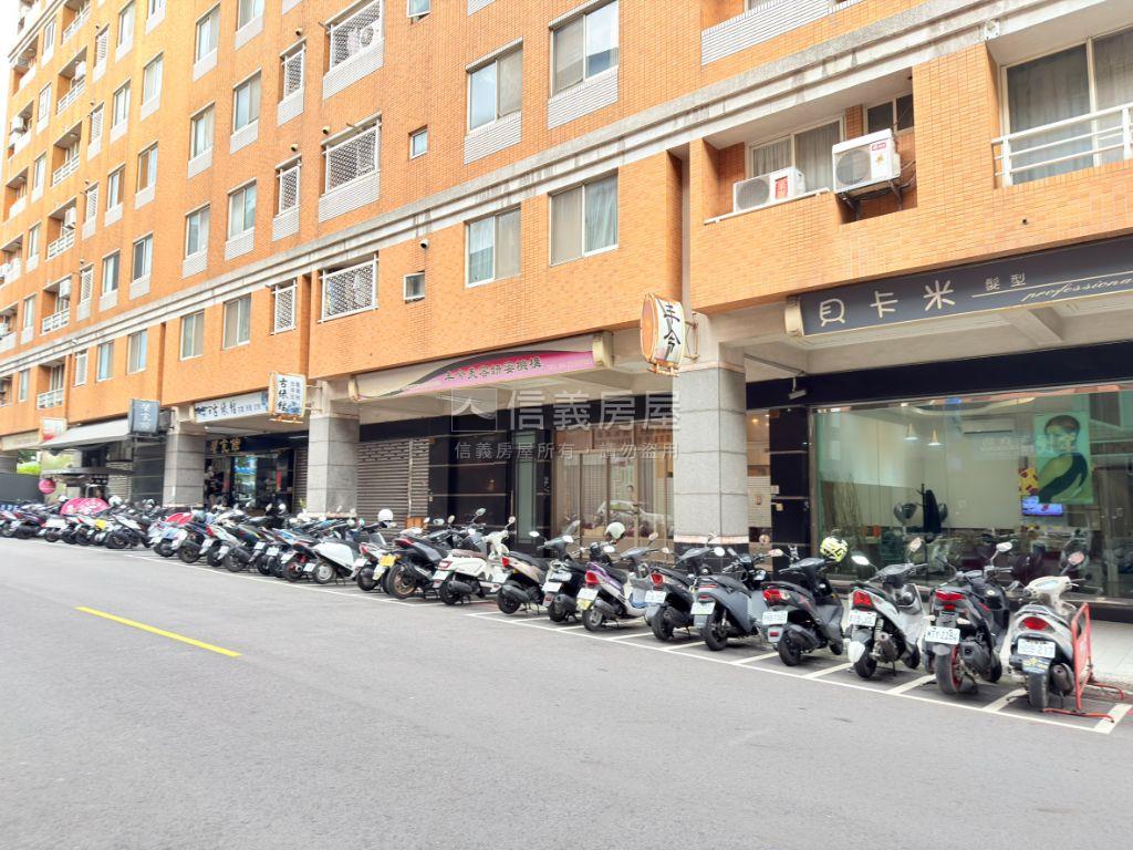 正興安路７米４面寬金店房屋室內格局與周邊環境