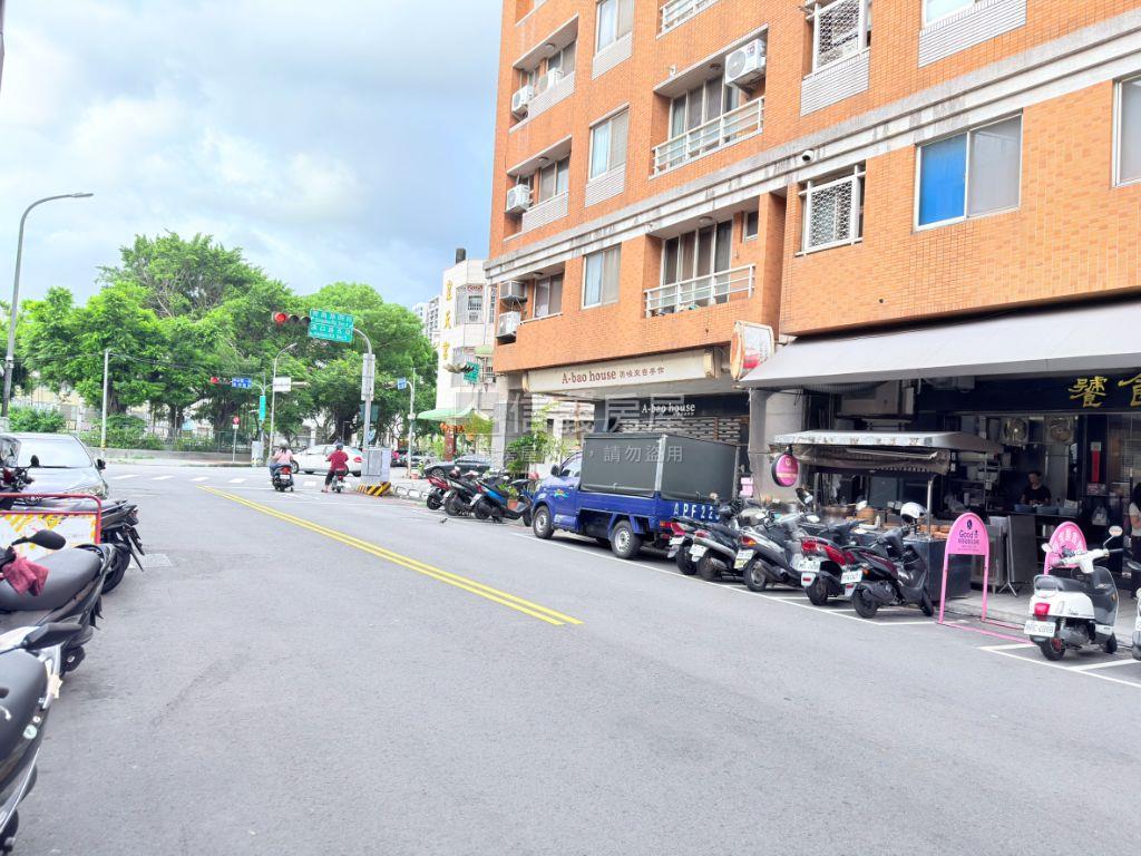正興安路７米４面寬金店房屋室內格局與周邊環境