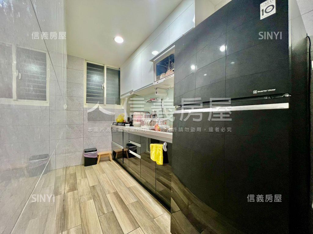 樟樹溫馨裝潢四房二樓公寓房屋室內格局與周邊環境