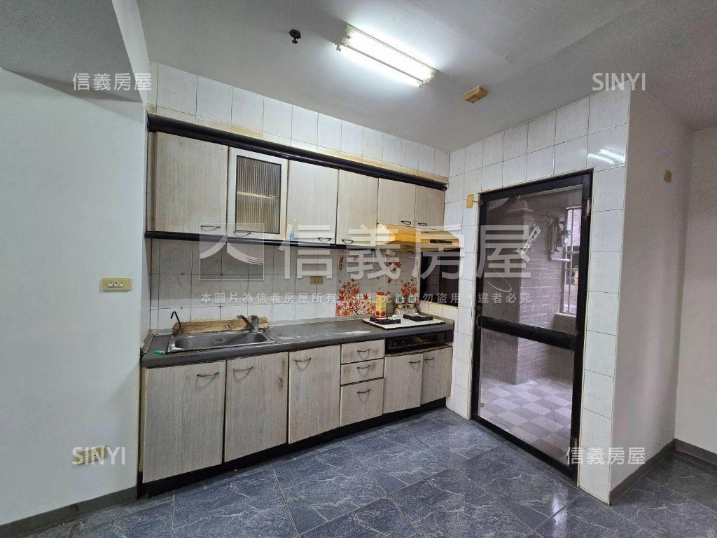 左營高鐵｜豪邸附平車房屋室內格局與周邊環境