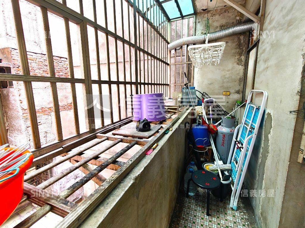 稀有邊間一層一戶公寓三樓房屋室內格局與周邊環境