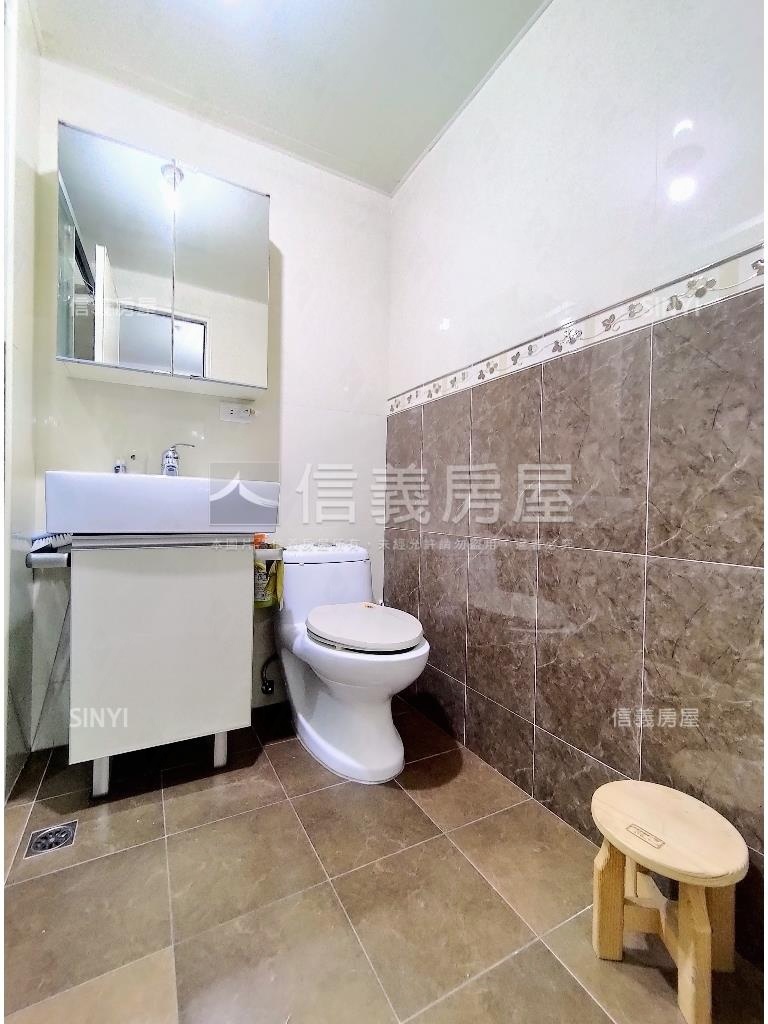 中山高樓方正管理電梯美居房屋室內格局與周邊環境