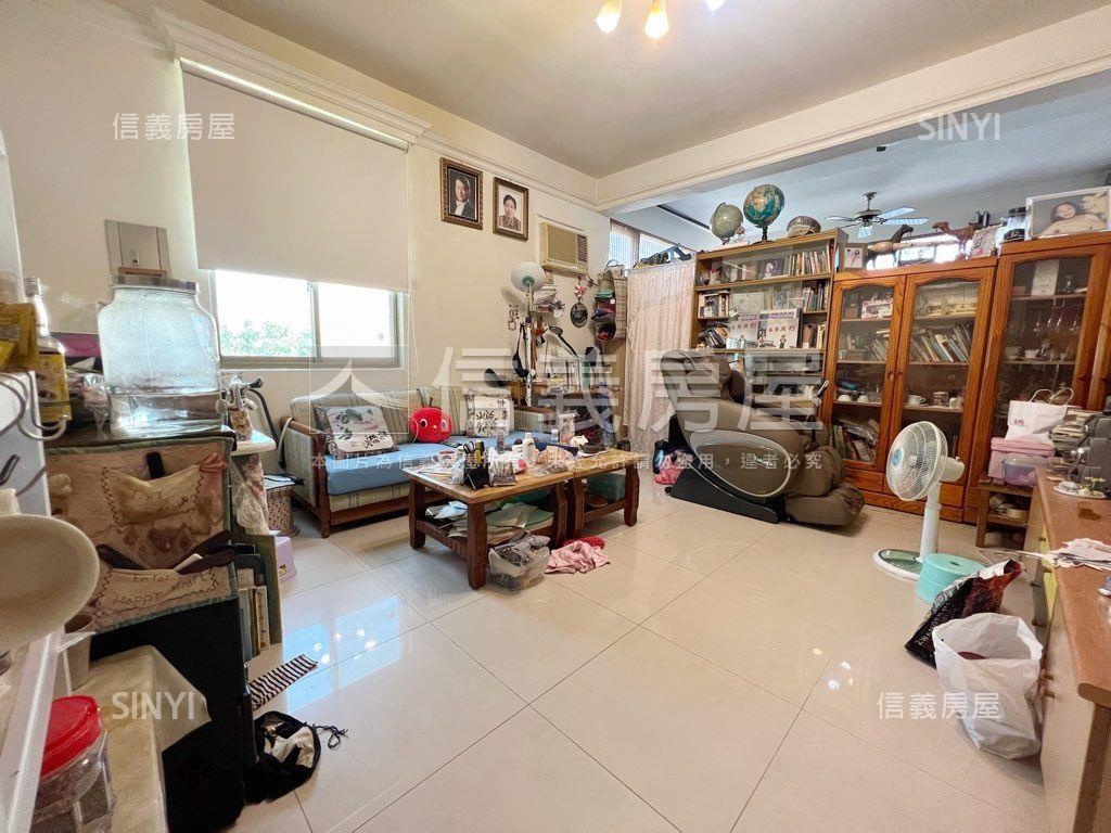 稀有釋出臨路角間大透店房屋室內格局與周邊環境