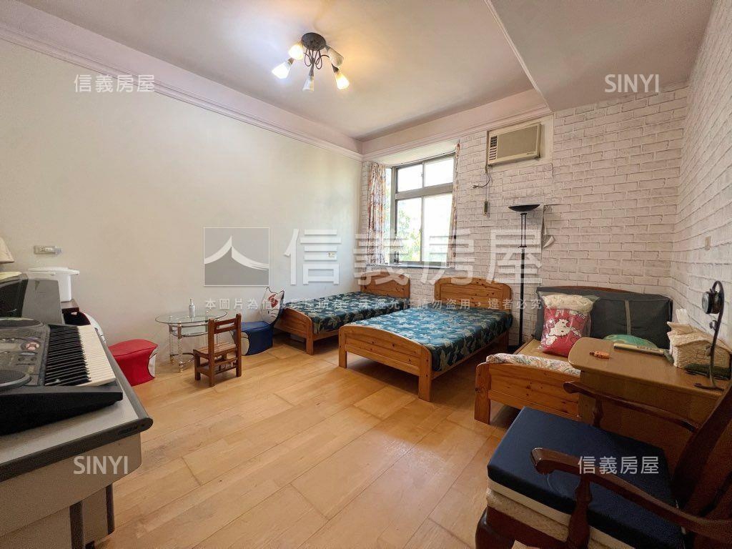 稀有釋出臨路角間大透店房屋室內格局與周邊環境