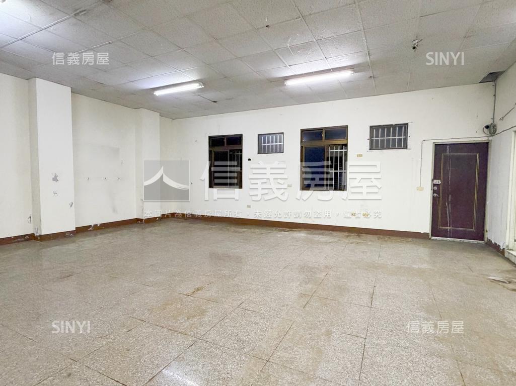 【無住字樣】８米面寬店房屋室內格局與周邊環境