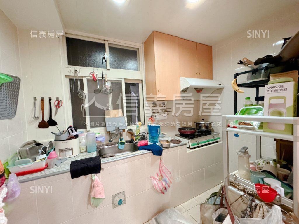 前陽台進出＊方正溫馨美屋房屋室內格局與周邊環境