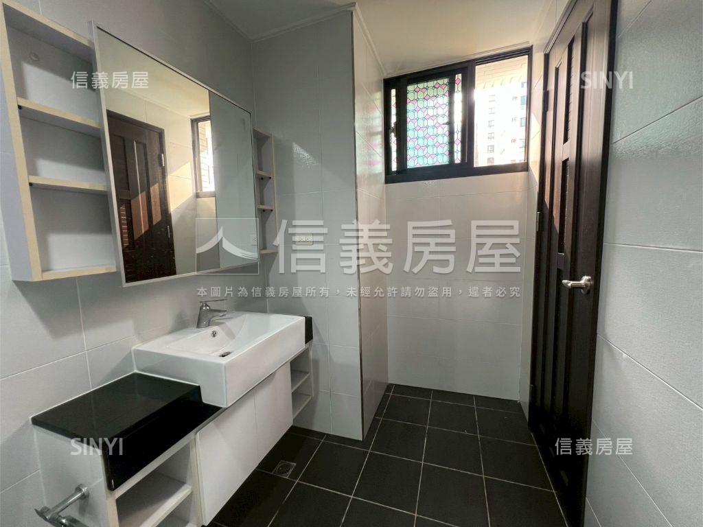 京城四季採光宅誠心出售房屋室內格局與周邊環境