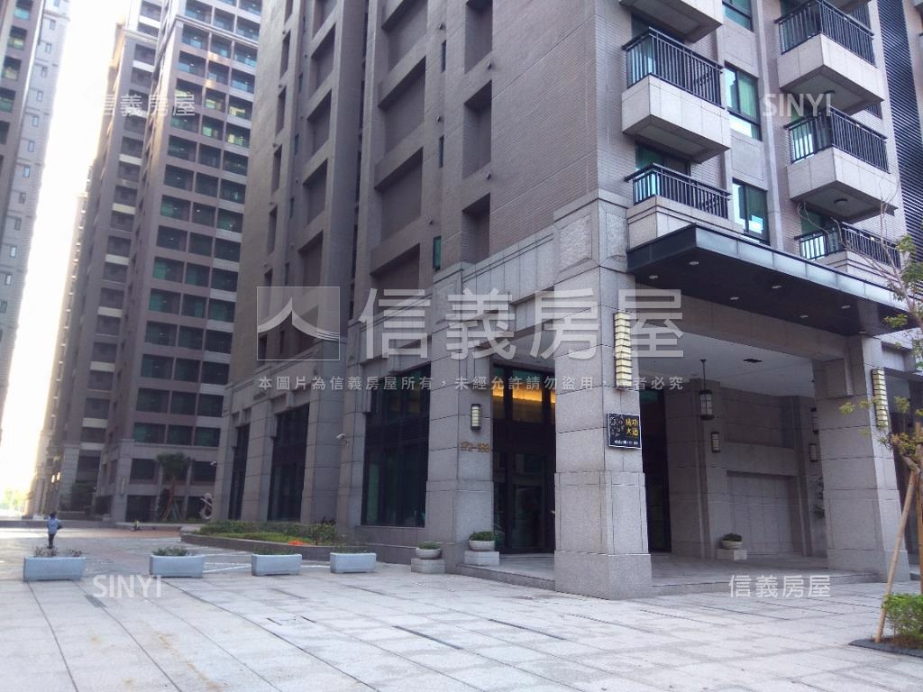 成功大道高樓雙平面車位房屋室內格局與周邊環境